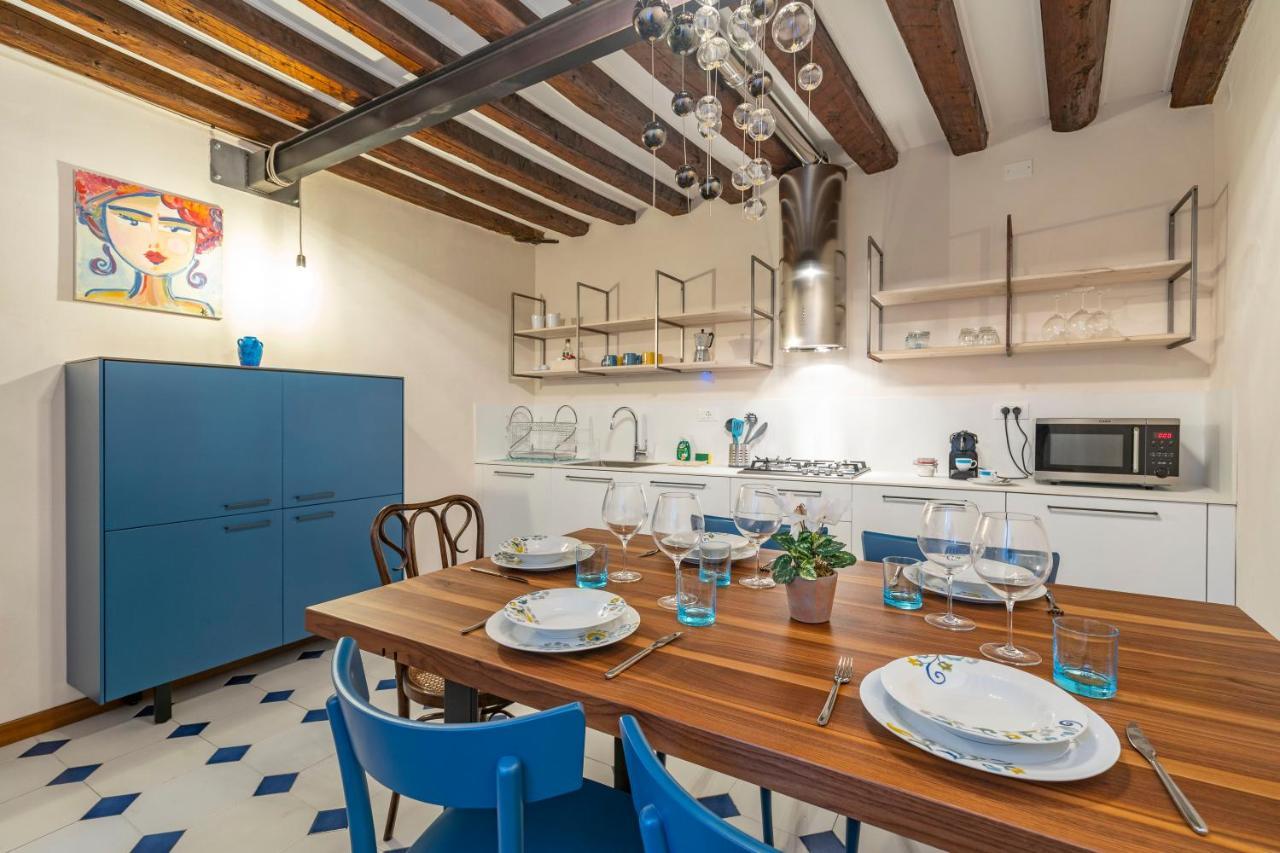 Апартаменты San Silvestro House Венеция Экстерьер фото