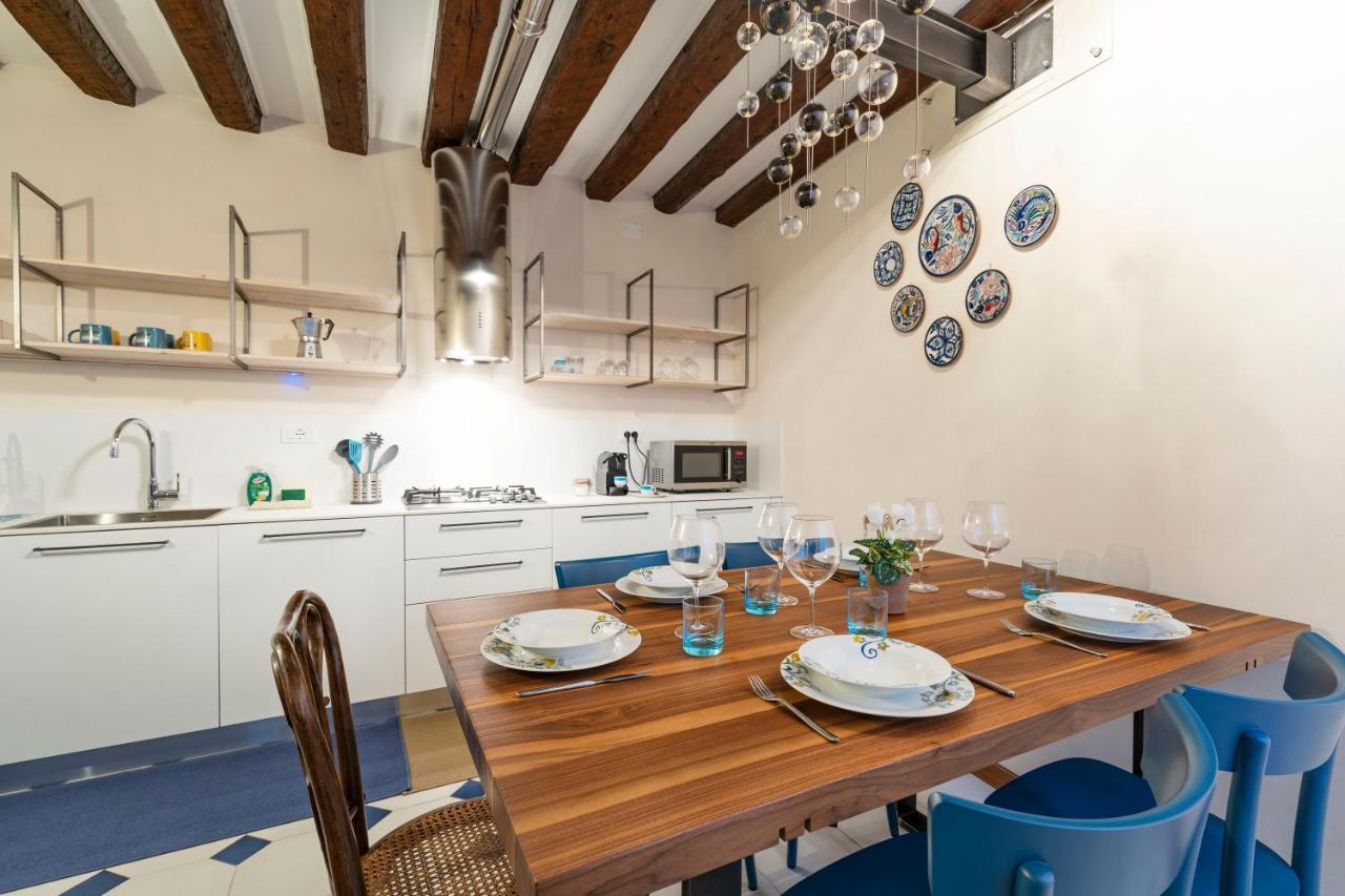 Апартаменты San Silvestro House Венеция Экстерьер фото
